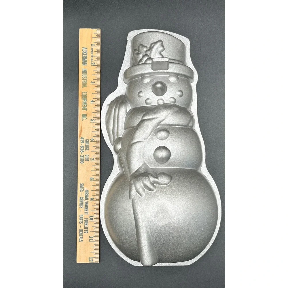 Nordic Ware Snowman Cake Pan Cast Aluminum‎ 5 Cup Holiday Winter Silver USA 12